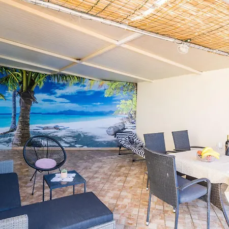 Zlatni Potok With Seaview