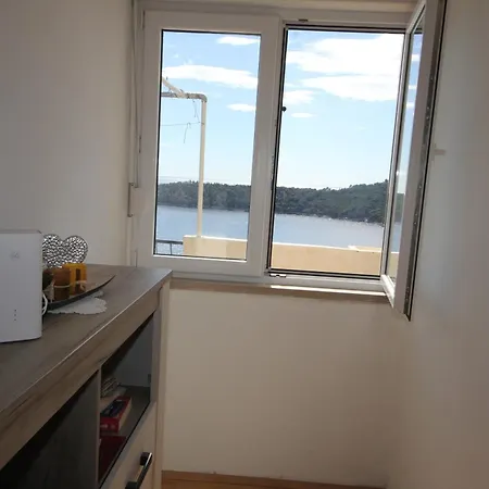 Zlatni Potok With Seaview