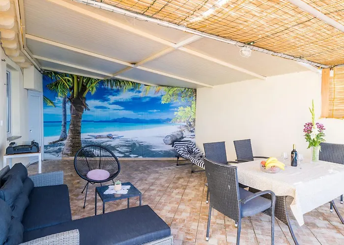 Zlatni Potok With Seaview