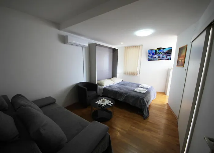 Zlatni Potok With Seaview *