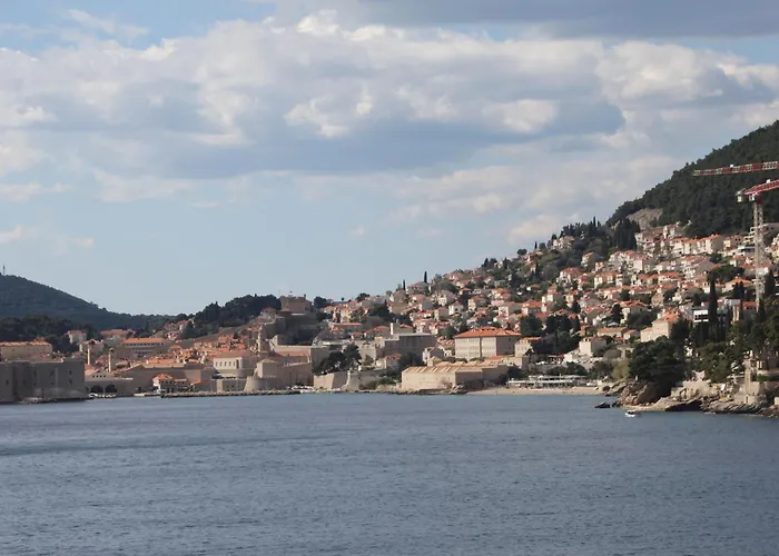 Zlatni Potok With Seaview